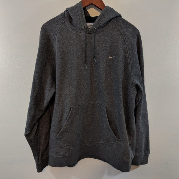 dark gray nike sweatshirt